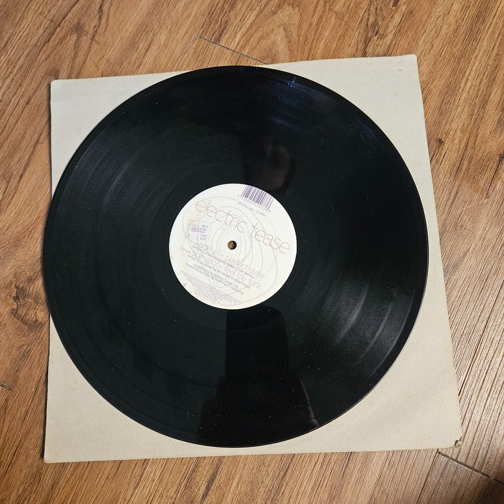 Electric Tease – Perfect State / Feel The Funk 2001 Kamaflage DFLT 73 12" EX/EX